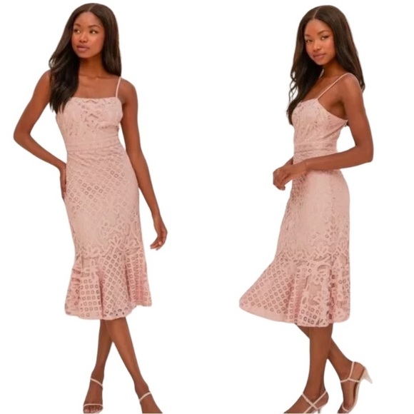 Lulus Dresses & Skirts - NWT Lulus XS mermaid dress lace